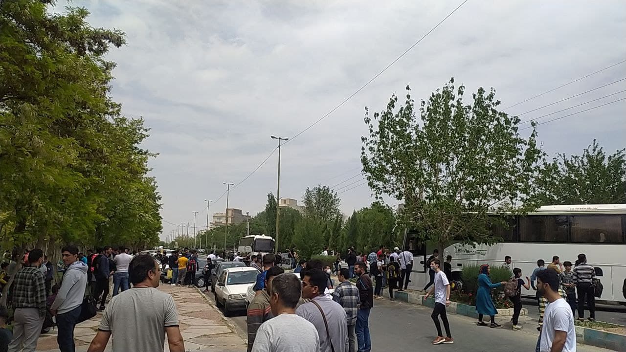 هزاران اراکی در راه تهران