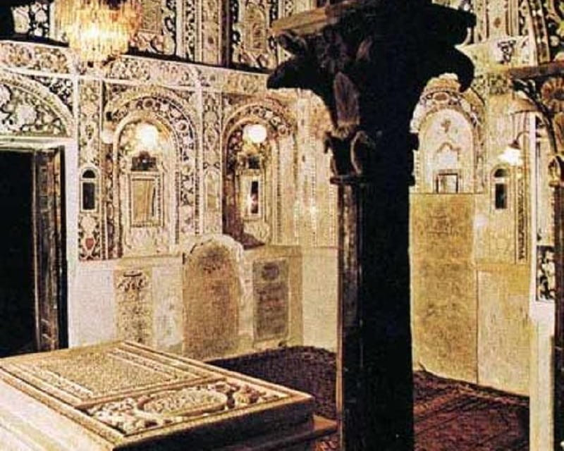 مقبره مهد علیا مادر ناصرالدین شاه در قم