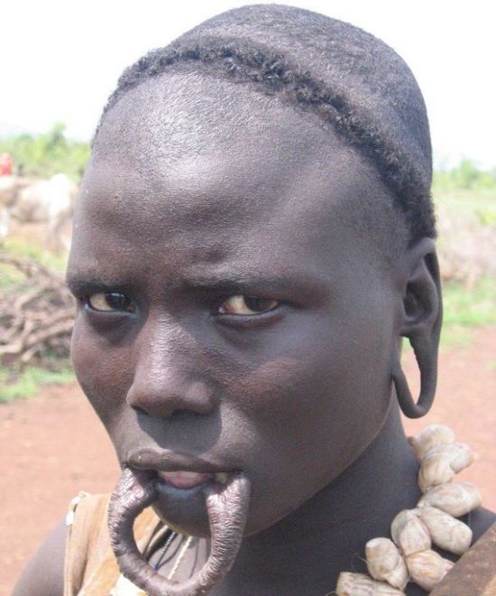 رازهای عجیب از زنان لب بشقابی در اتیوپی که تا به حال نمی دانستید!