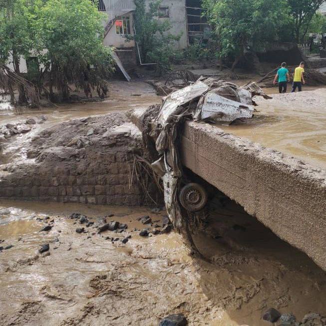 خودروی منهدم شده در سیلاب دیروز طالقان!