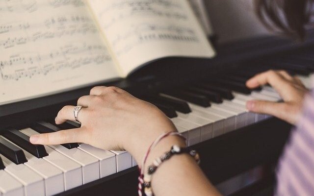 پیانو چگونه نواخته می شود؟