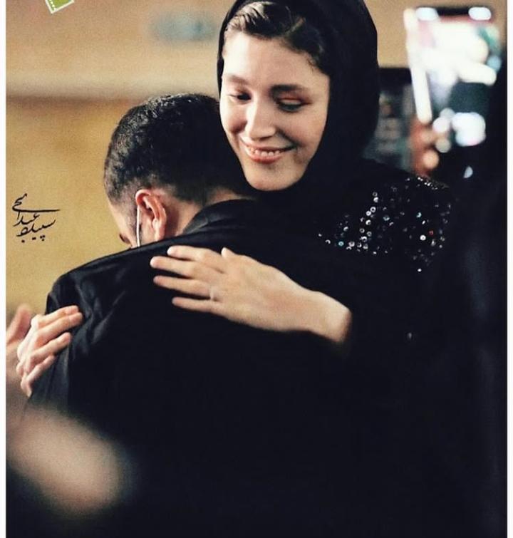 فرشته حسینی ، نوید محمدزاده را در آغوش کشید + عکس جشنواره