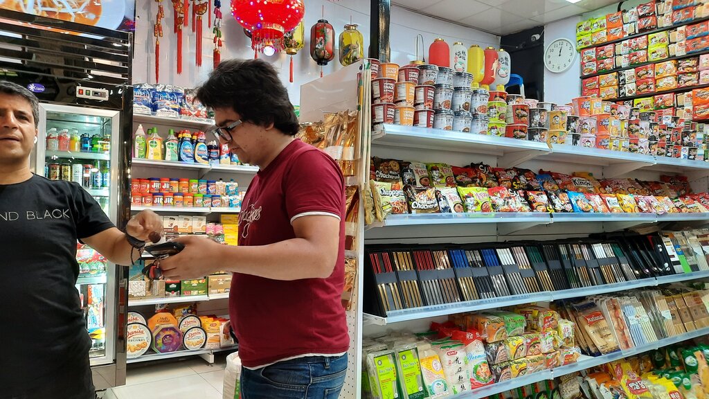 بازار خوراکی های عجیب و غریب چینی ها در ایران 